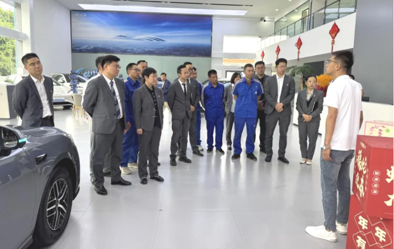 汽貿公司黨支部開展&ldquo;走出去、學進來，改作風、促發(fā)展&rdquo;貫徹中央八項規(guī)定精神學習教育走深走實主題黨日活動